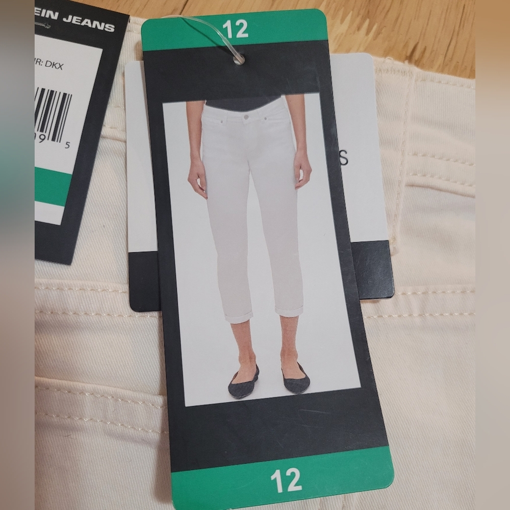 Calvin Klein Capris ~ Size 12